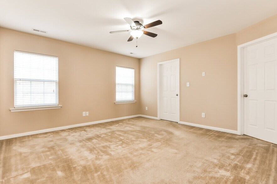 Building Photo - 1543 Cairo Way