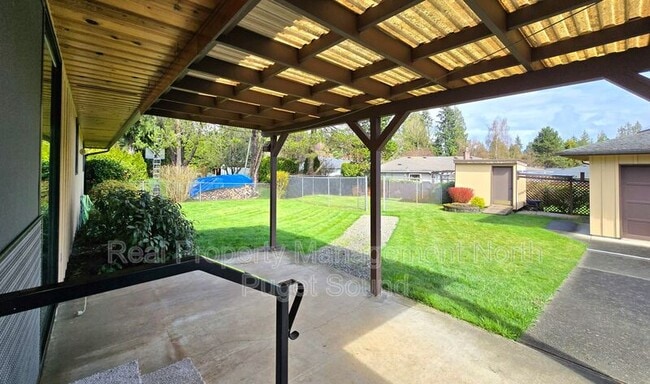 Building Photo - 2403 117th Ave NE