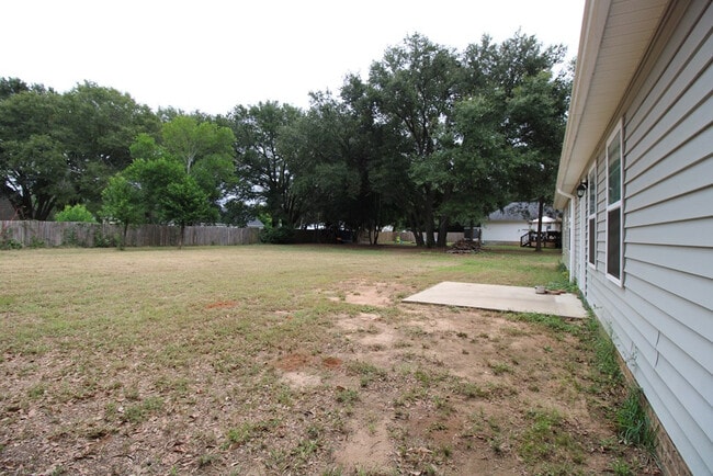 Building Photo - 1315 Mayfield Dr