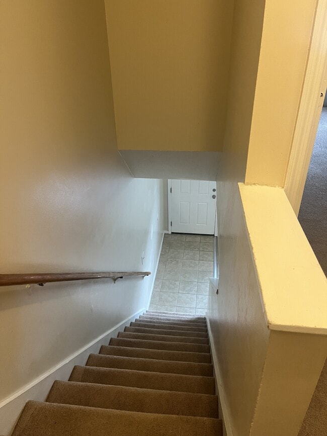 Building Photo - 111 Timber Ln