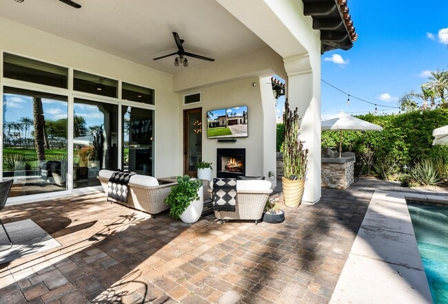 Building Photo - 56738 Palms Dr