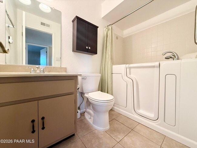 Building Photo - 8411 E Sommer Dr