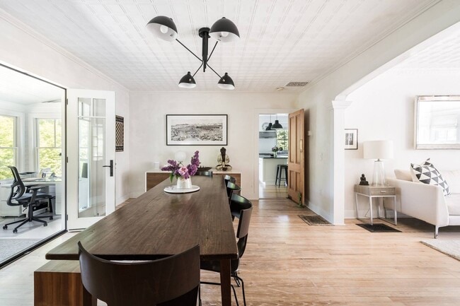 Building Photo - 11 Montauk Ave