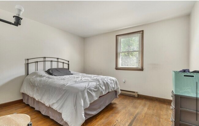 Building Photo - 16 Christina Ct