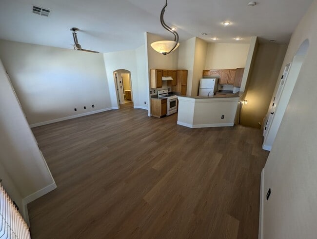 Building Photo - 89 Day Trade St