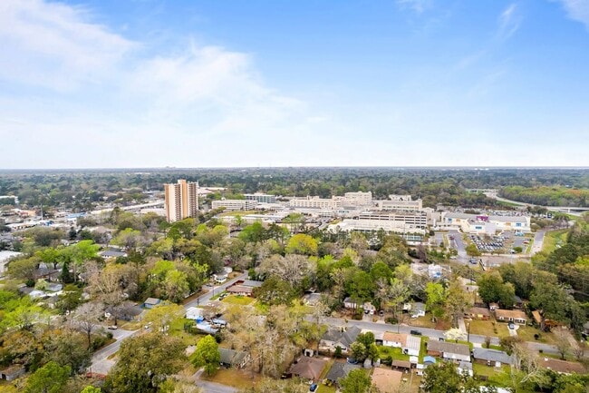 Building Photo - 1301 E 67th St