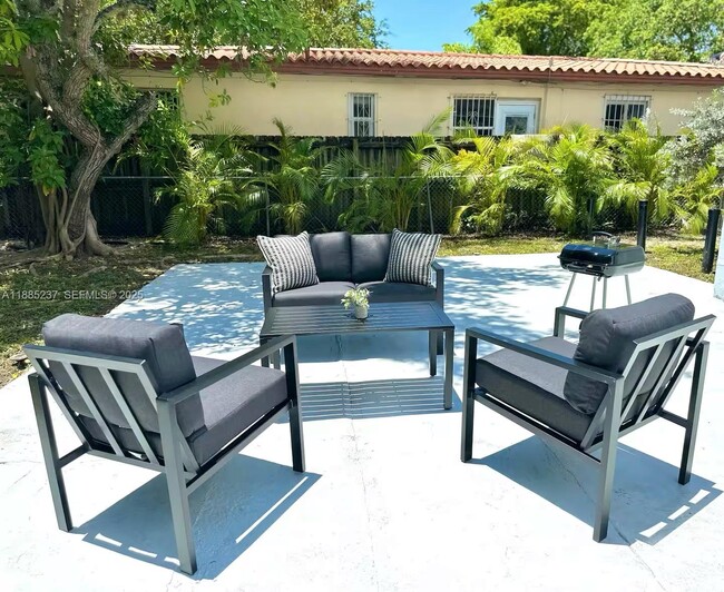 Building Photo - 4711 N Miami Ave