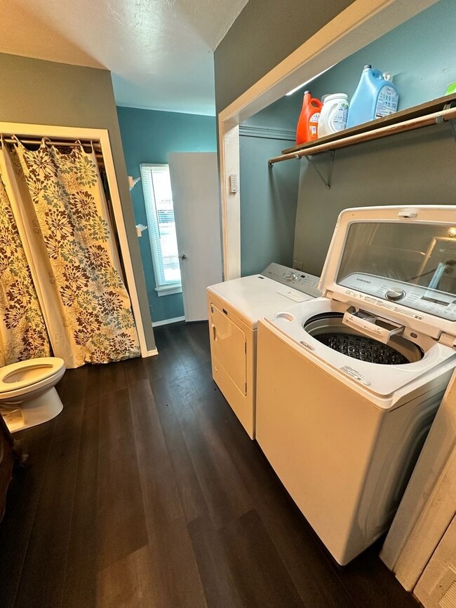 Building Photo - Charming home for rent in Hanford