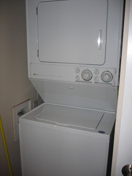 Washer/Dryer - 1310 Kenilworth Ave