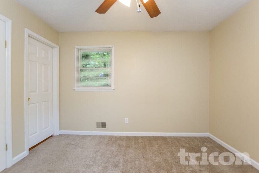 Building Photo - 1374 Live Oak Ln