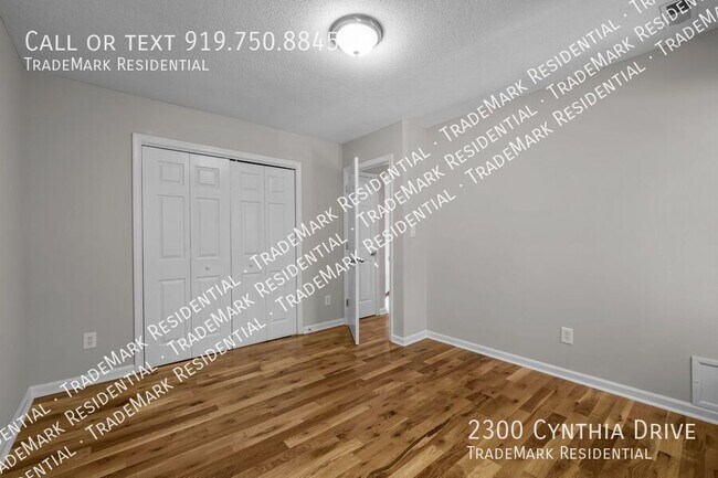 Building Photo - 2300 Cynthia Dr