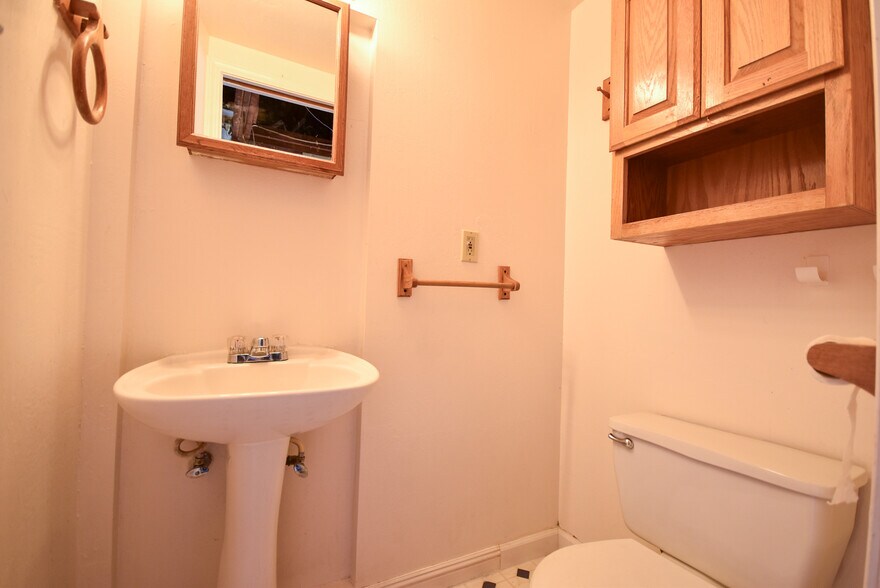 Building Photo - 1098 Sereno Dr