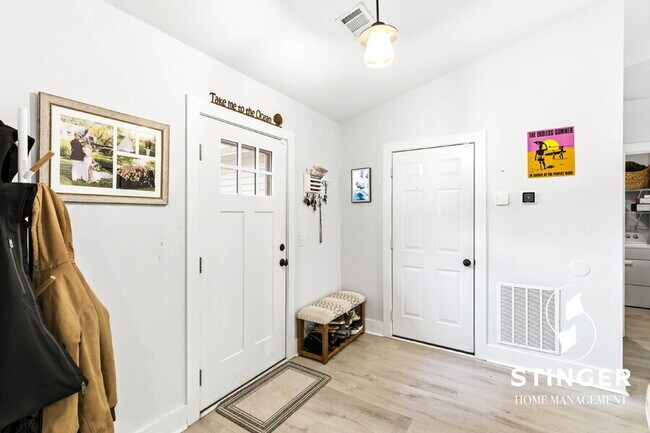 Building Photo - 40 Canopy Ln