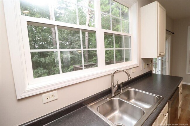Building Photo - 8120 Upper Lake Dr