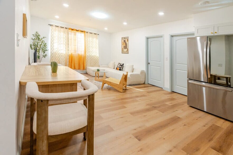 Building Photo - 1384 Ridge Ave