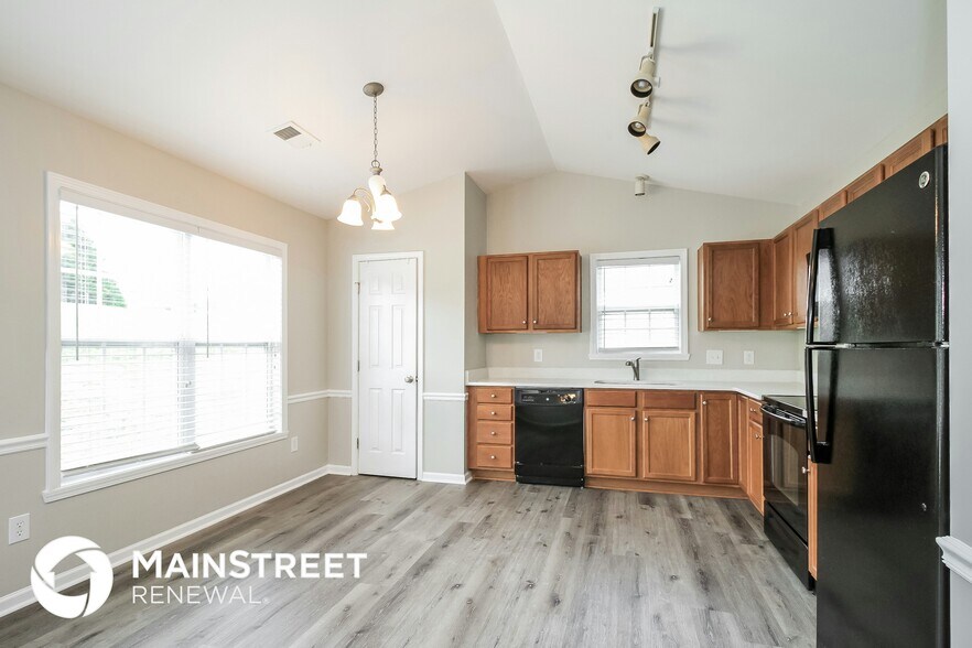 Building Photo - 4470 Weatherton Dr