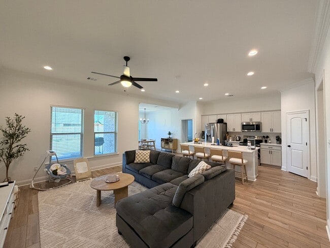 Building Photo - New Neighborhood.. Close to Barksdale Air Force Base..