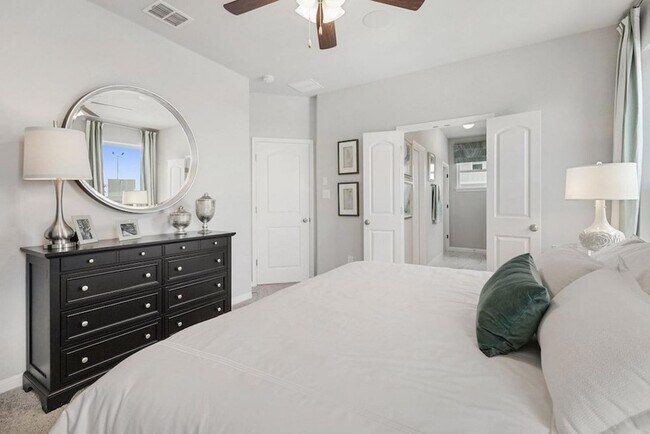 Building Photo - 10021 Dawn Pearl Dr