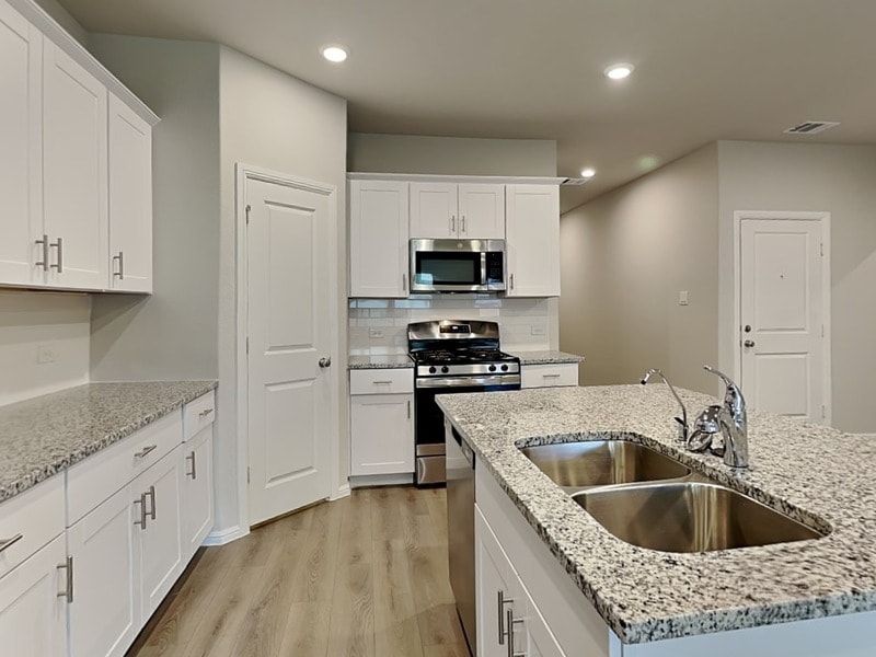 Building Photo - 427 Wydown Dr