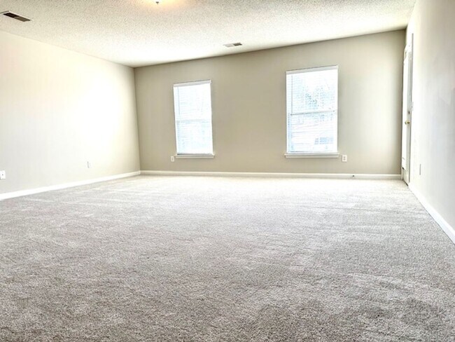 Building Photo - SPACIOUS 4 BEDROOM HOME IN PARK WEST - CHAPIN