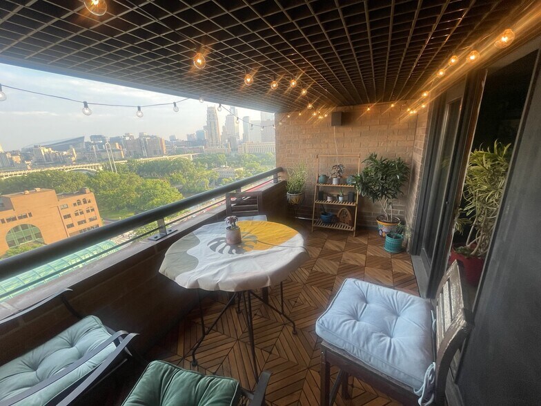 Private balcony - 110 1st Ave NE