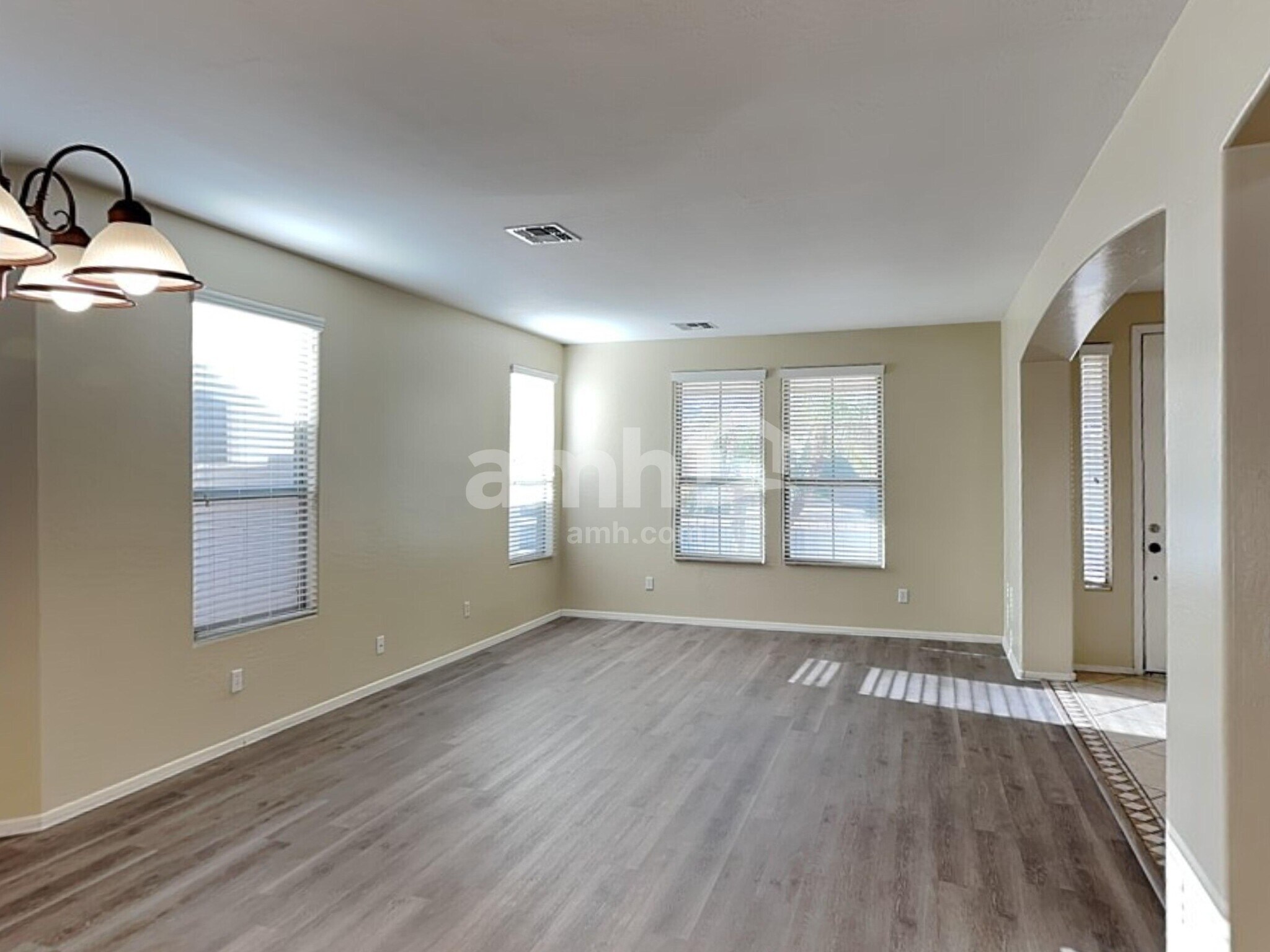 Building Photo - 15018 W Aster Dr