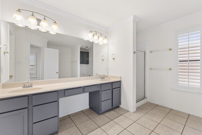 Building Photo - 4013 Southbrook Ct