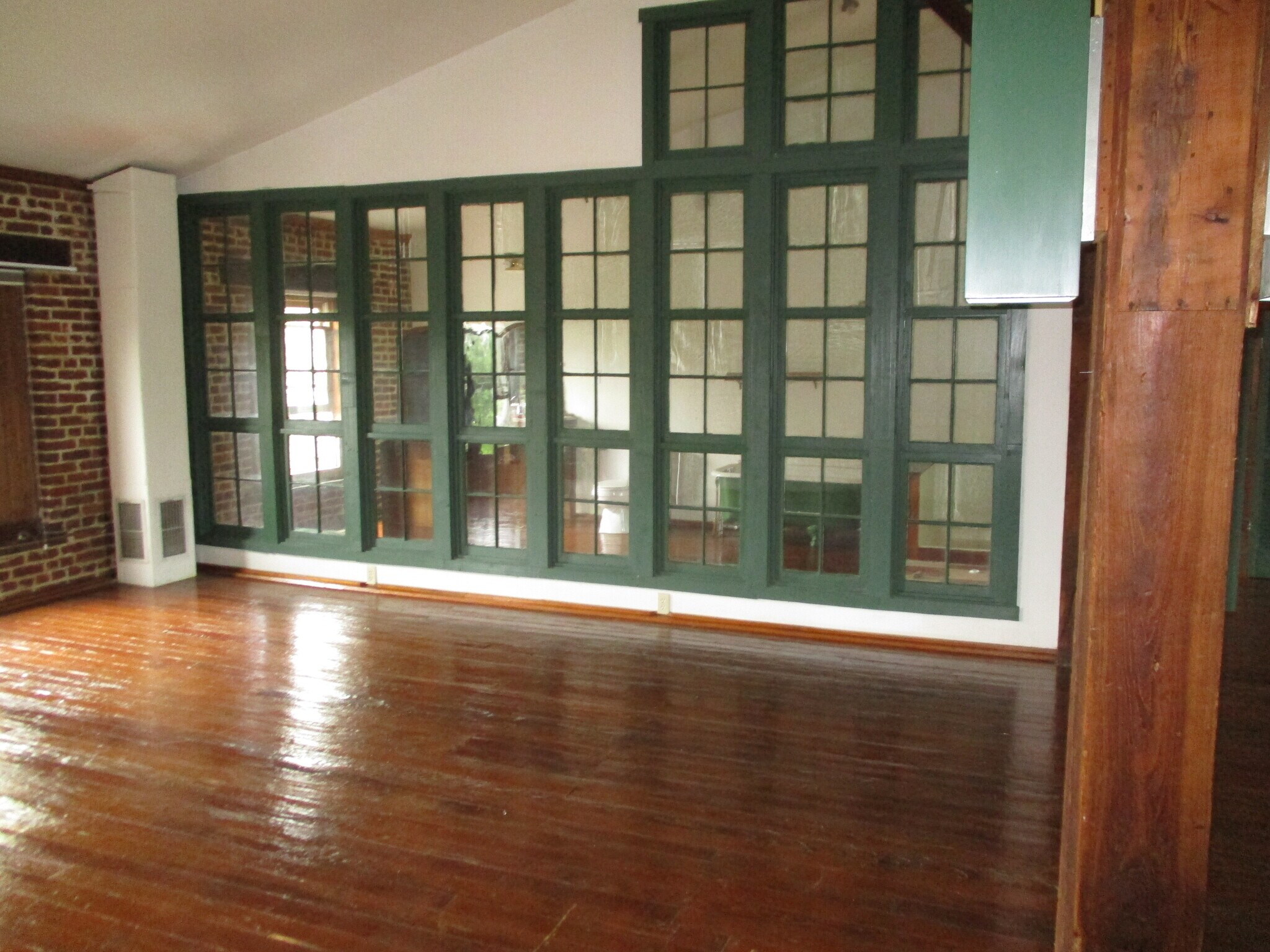 Bedroom - 11 Spruce St