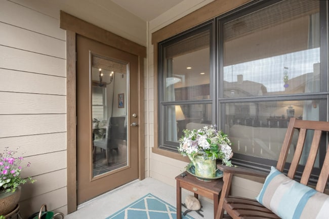 Building Photo - 6310 Locarno Dr