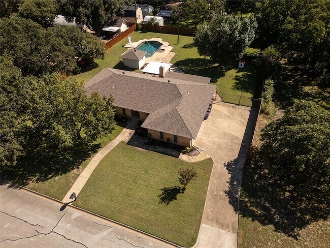 Building Photo - 624 Cimarron Trail