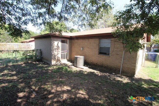 Building Photo - 603 Westview Cir