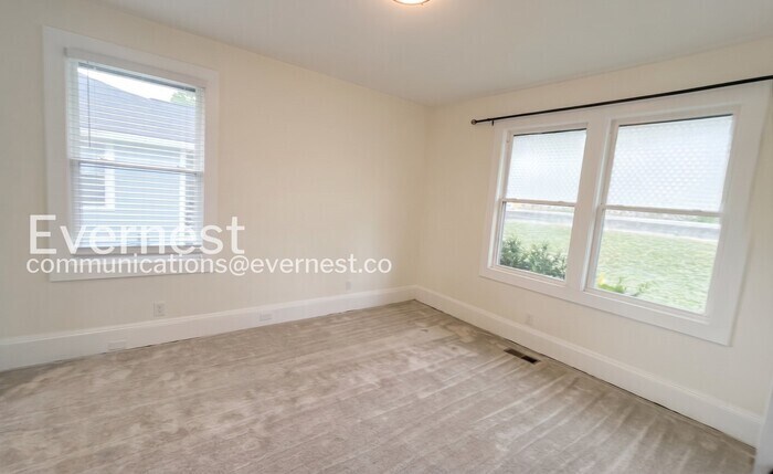 Building Photo - 3646 Crompton St