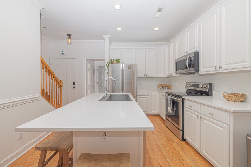 Building Photo - 81 Sandbar Ln