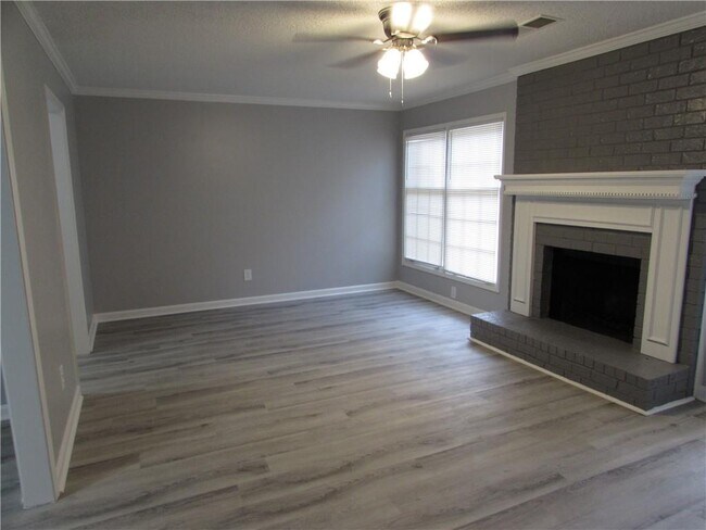 Building Photo - 1774 Twin Brooks Dr SE