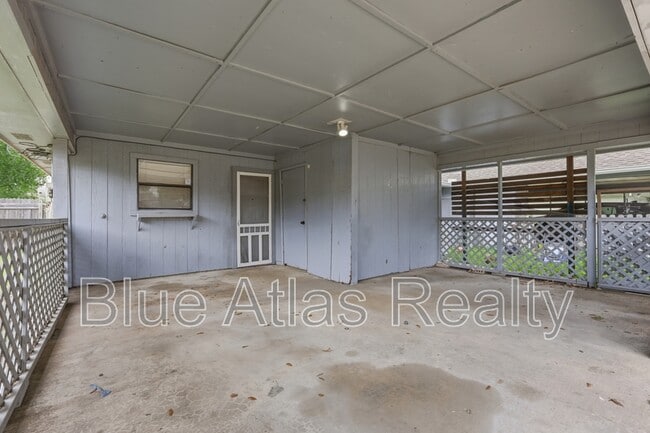 Building Photo - 711 Penn Pl