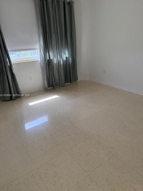 Building Photo - 19501 W Country Club Dr