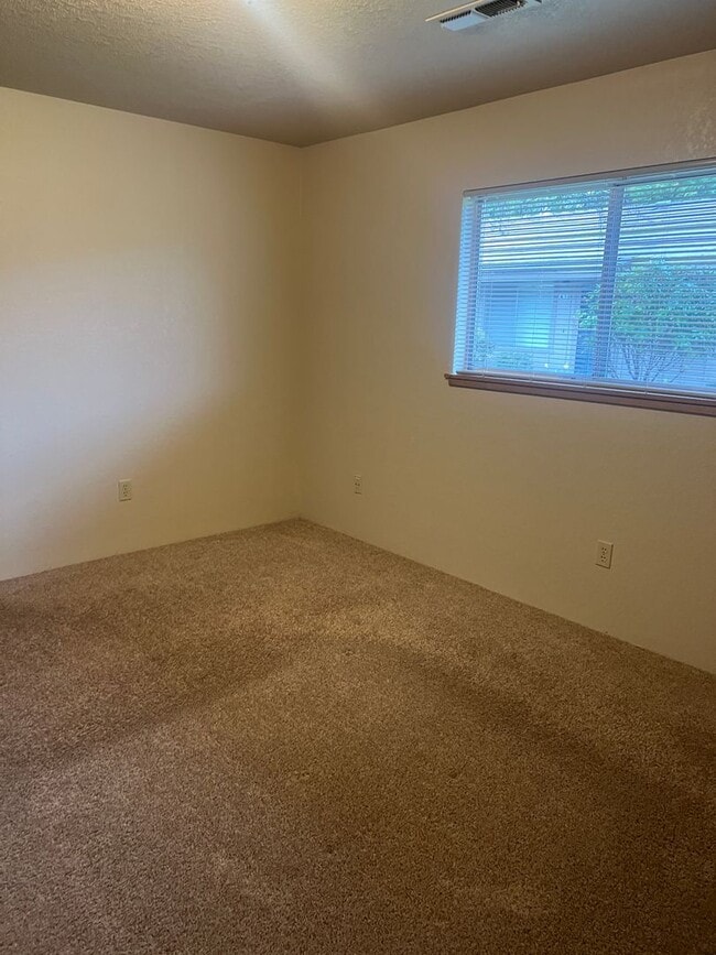 Building Photo - Great Jacksonville Location