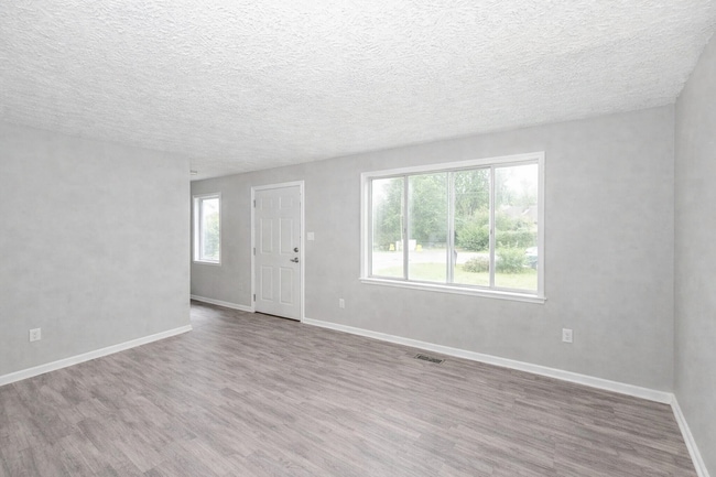 Building Photo - 4838 W Troy Ave