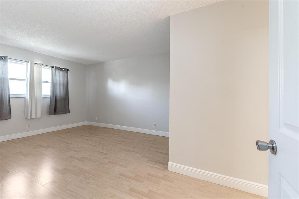 Building Photo - 2850 Forest Hills Blvd
