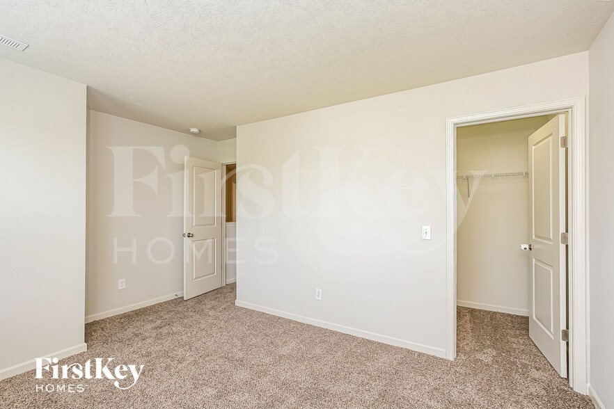 Building Photo - 5880 Crowley Pkwy