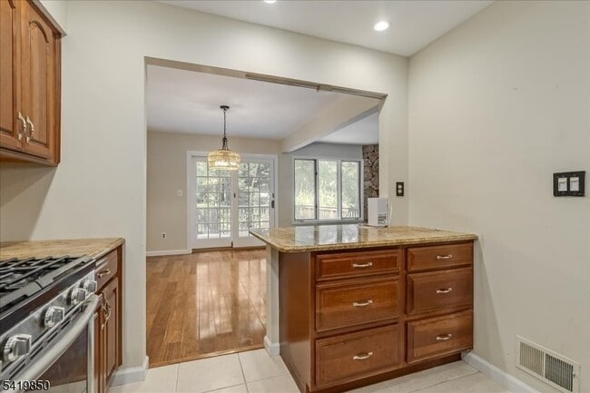 Building Photo - 83 Patriots Rd