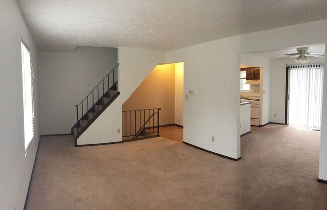 Building Photo - Shaler Townhouse