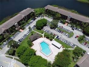 Building Photo - 12500 SW 5th Ct