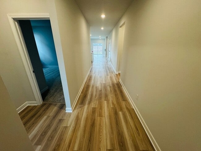 Building Photo - 507 Forsberg Ct