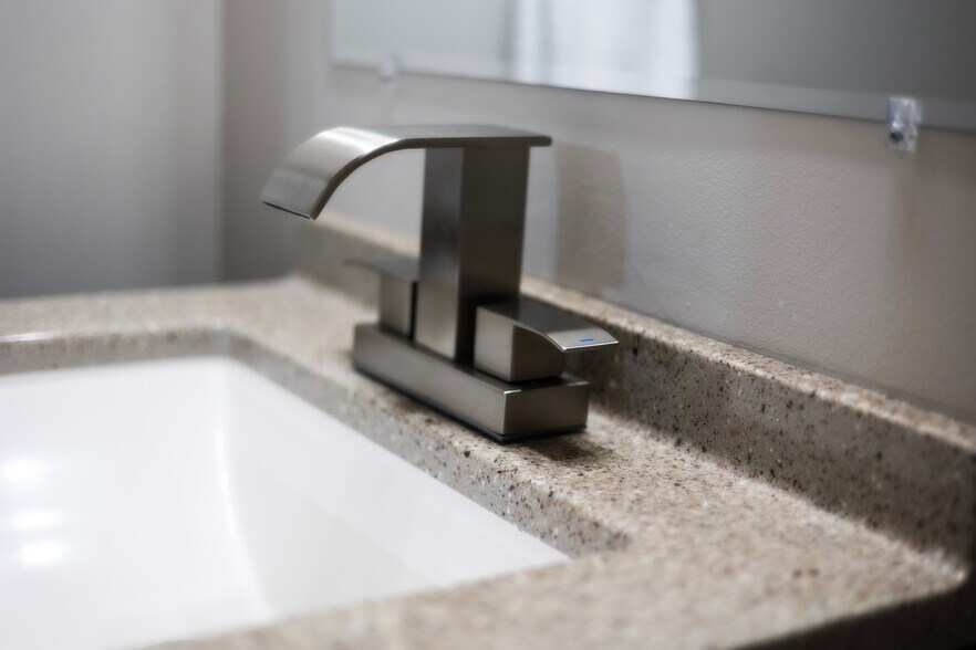 Building Photo - 6470 W Smith Rd