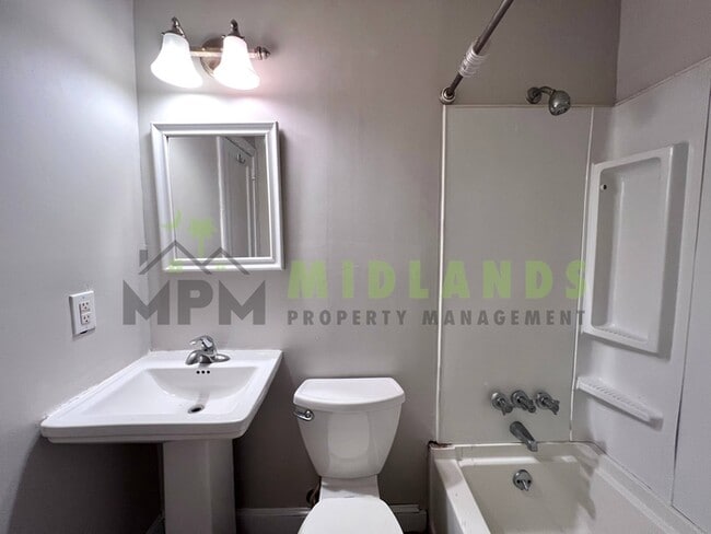 Building Photo - 4921 Dale Dr