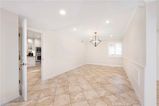 Building Photo - 3150 Dona Maria Dr
