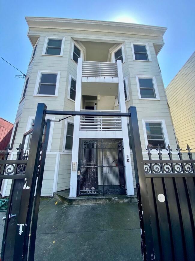 Building Photo - 1755 Fulton St