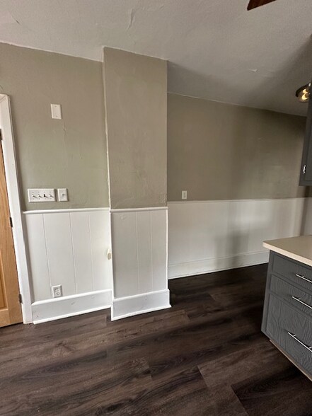 Building Photo - 929 E Clarke St