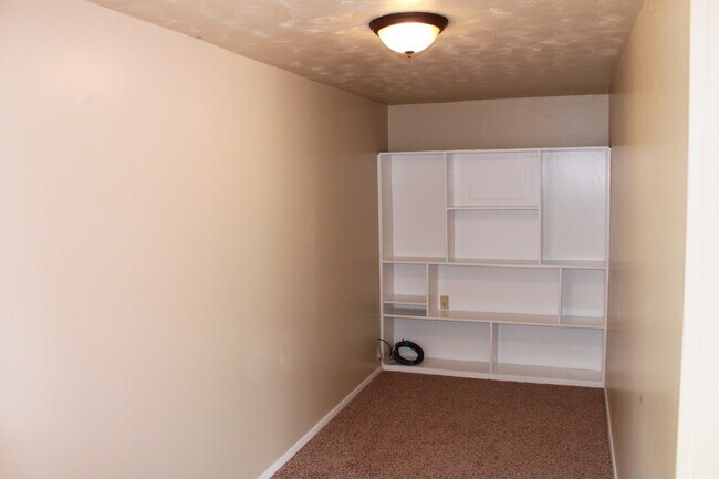 Building Photo - Updated 3/2/1 Great location for TTU/LCU/Medical District - Available AUGUST